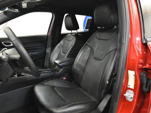 Used 2022 Jeep Compass Limited image 11