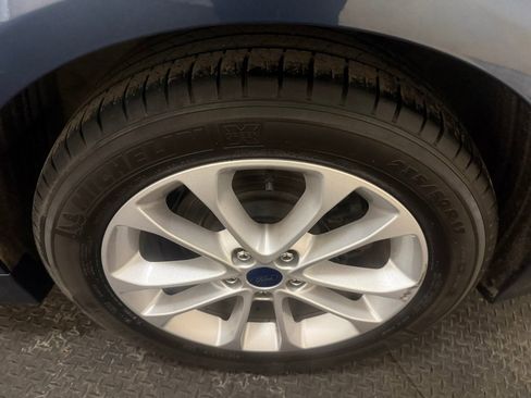 Used 2019 Ford Fusion SE image 17