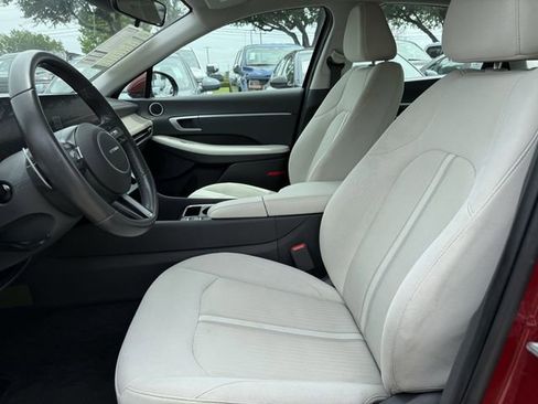Used 2025 Hyundai Sonata SEL FWD image 21