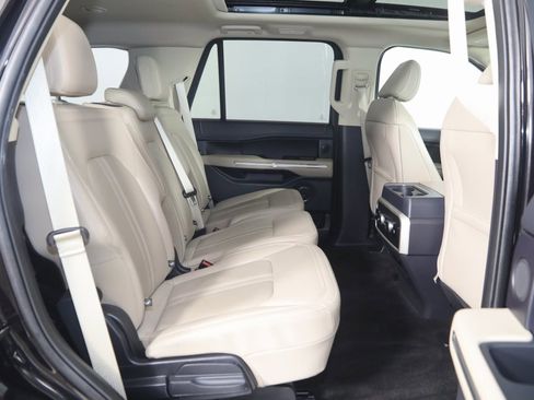 Used 2022 Ford Expedition Limited image 15