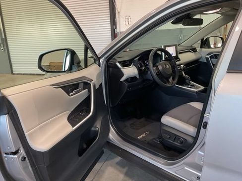 Used 2023 Toyota RAV4 XLE w/ Convenience Package AWD/4WD image 18
