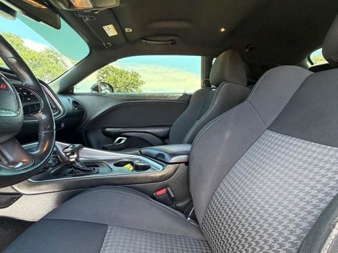 Used 2019 Dodge Challenger R/T RWD image 11