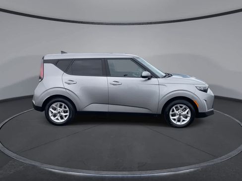Used 2024 Kia Soul LX w/ Option Group 015 image 9