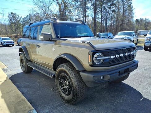 Used 2025 Ford Bronco Outer Banks w/ Sasquatch Package image 3