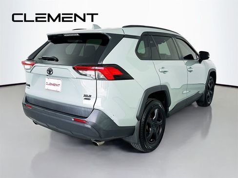 Used 2021 Toyota RAV4 XLE w/ Convenience Package image 7