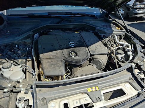 Used 2024 Mercedes-Benz GLC 300 4MATIC image 27