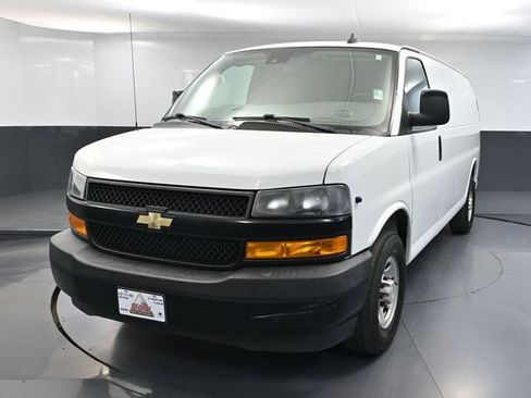 Used 2019 Chevrolet Express 3500 w/ Driver Convenience Package RWD image 11