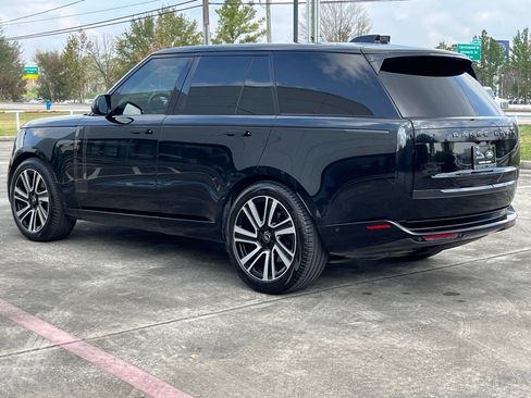Used 2023 Land Rover Range Rover SE image 3