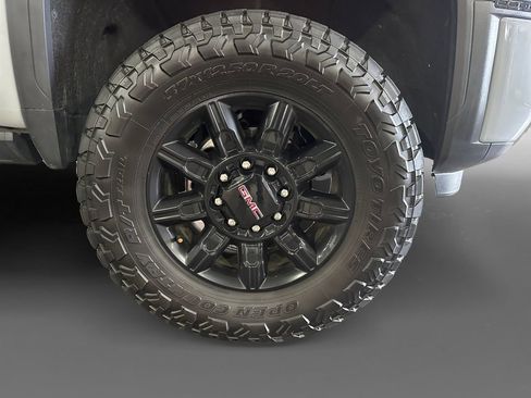 Used 2024 GMC Sierra 2500 AT4 w/ AT4 Premium Plus Package AWD/4WD image 15