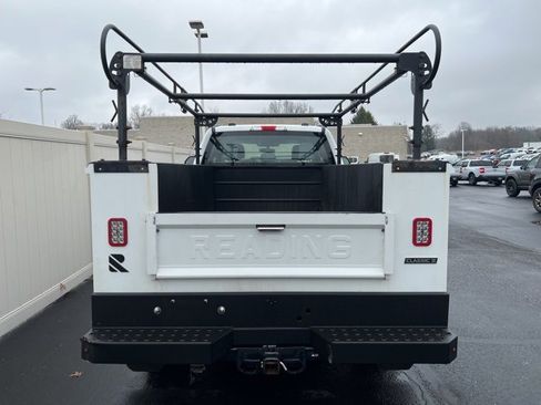 Used 2023 Ford F250 XL w/ XL Chrome Package image 4