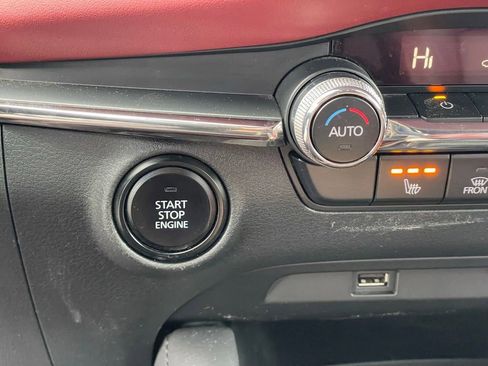 Used 2020 MAZDA MAZDA3 Hatchback w/ Premium Package image 22