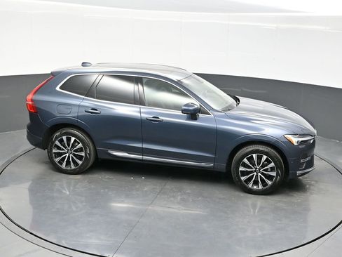 Used 2023 Volvo XC60 B5 Plus image 35