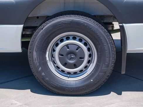 New 2024 Mercedes-Benz eSprinter 170 Cargo image 10