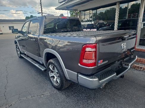 Used 2019 RAM 1500 Laramie AWD/4WD image 5