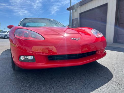 Used 2010 Chevrolet Corvette Convertible w/ Preferred Equipment Group RWD image 19