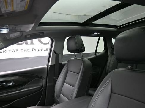 Used 2023 GMC Terrain SLT w/ Tech Package FWD image 17