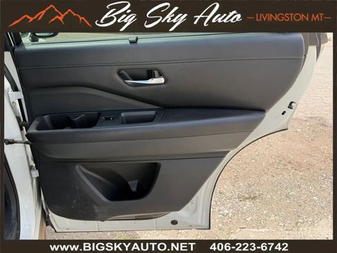 Used 2024 Nissan Pathfinder SL AWD/4WD image 20