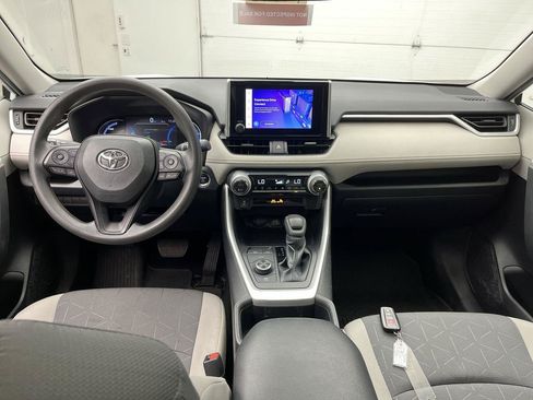 Used 2023 Toyota RAV4 XLE w/ Convenience Package AWD/4WD image 4
