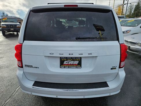 Used 2016 Dodge Grand Caravan SXT w/ Rear Park Assist Package image 5
