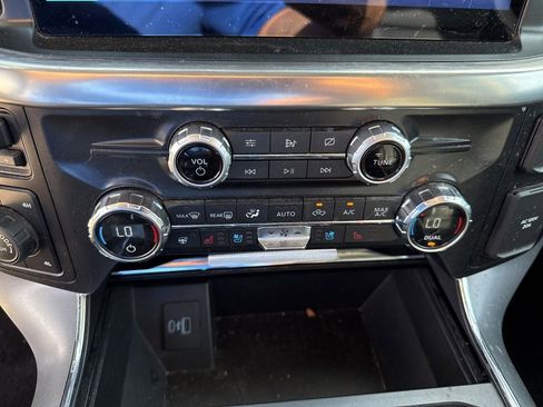 Used 2021 Ford F150 Lariat w/ Equipment Group 502A High image 25