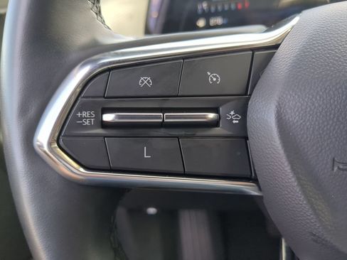 Used 2025 Chevrolet Equinox LT w/ Convenience Package II FWD image 27