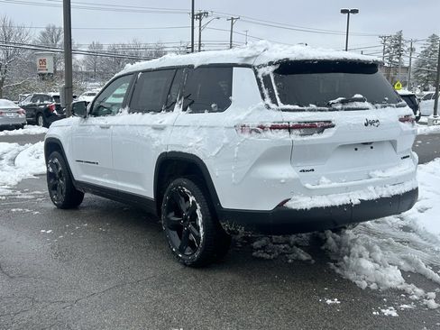 New 2025 Jeep Grand Cherokee L Limited w/ Black Appearance Package image 10