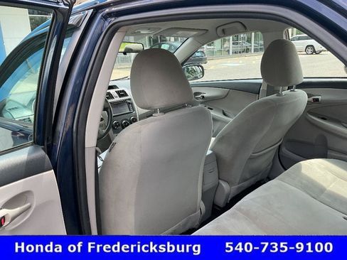 Used 2013 Toyota Corolla LE FWD image 24