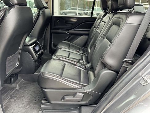 Used 2022 Lincoln Aviator Reserve w/ Elements Package Plus image 17