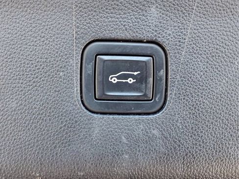 Used 2021 Buick Enclave Avenir w/ Avenir Technology Package AWD/4WD image 31
