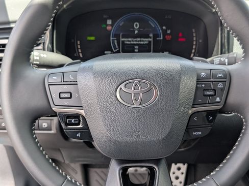 Used 2026 Toyota Camry SE w/ Convenience Package FWD image 18