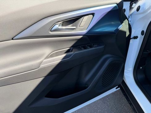 New 2026 Chevrolet Equinox EV LT image 24