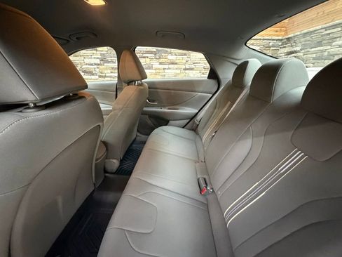 Used 2023 Hyundai Elantra SEL w/ Convenience Package image 27