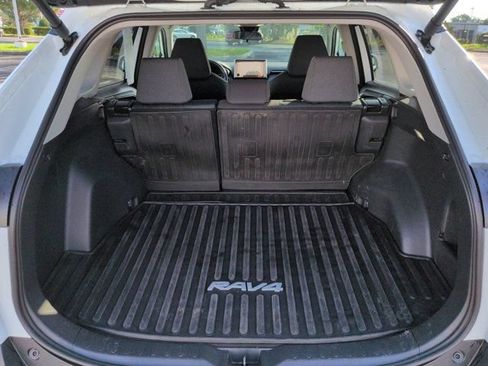 Used 2025 Toyota RAV4 XLE w/ Convenience Package FWD image 12