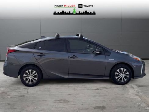 Used 2019 Toyota Prius XLE image 6