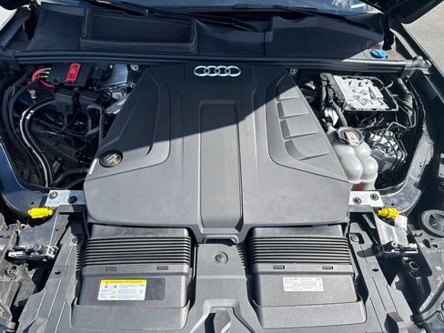 Used 2023 Audi Q7 2.0T Premium w/ Towing Package AWD/4WD image 12