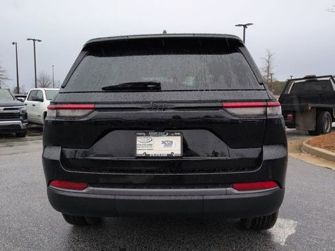 New 2026 Jeep Grand Cherokee Altitude RWD image 5