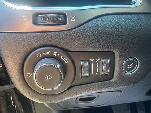 Used 2020 Jeep Cherokee Limited AWD/4WD image 26