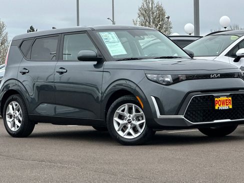 Used 2023 Kia Soul LX w/ LX Technology Package image 2