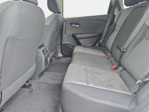 Used 2023 Nissan Rogue SV FWD image 13