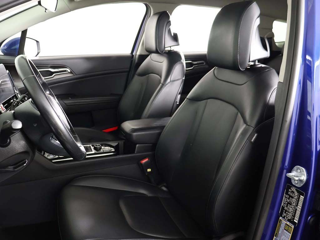 Used 2023 Kia Sportage EX FWD image 28