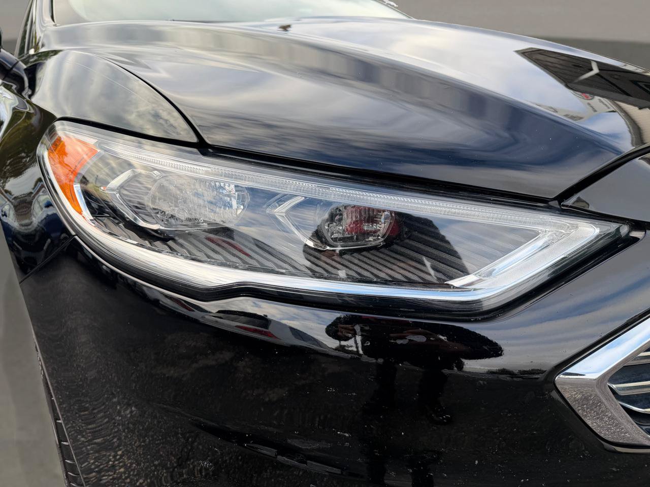 Used 2018 Ford Fusion Titanium AWD/4WD image 10