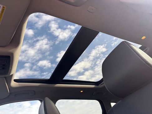 Used 2022 Nissan Rogue SL image 26