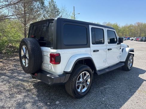 Used 2018 Jeep Wrangler Unlimited Sahara image 8