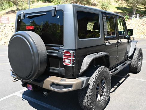 Used 2016 Jeep Wrangler Unlimited Sahara AWD/4WD image 9