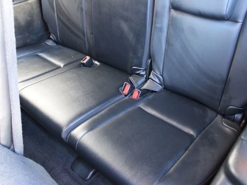 Used 2019 Toyota Highlander XLE image 27