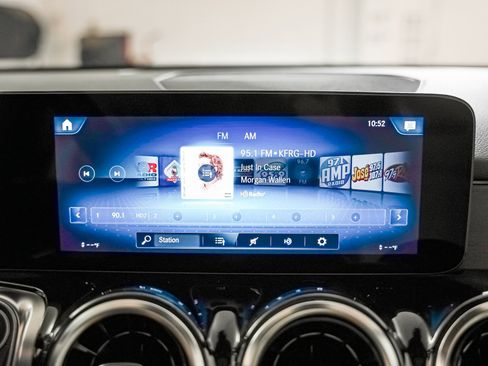 Certified 2023 Mercedes-Benz GLB 250 image 20