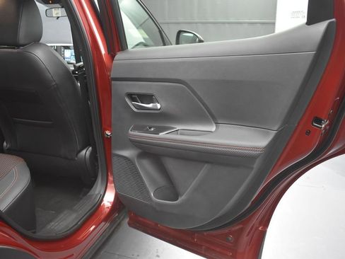 New 2025 Nissan Kicks SR image 20