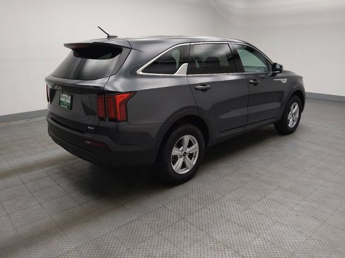 Used 2023 Kia Sorento LX AWD/4WD image 10