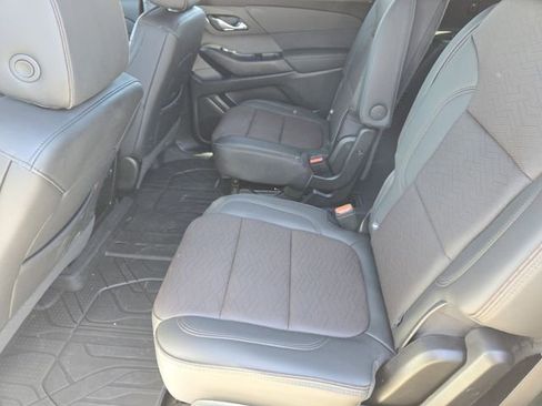 Used 2023 Chevrolet Traverse High Country image 31