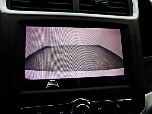 Used 2020 Chevrolet Sonic LT image 16